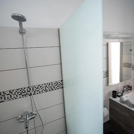 Litmus Apartment