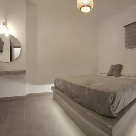 Litmus Fira (Santorini)