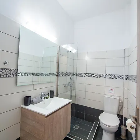 Litmus Apartment